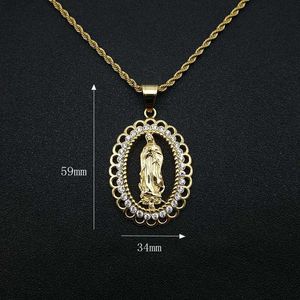 Collier pendentif Maria plaqué or Yunnique avec pavé de diamants, design ovale incrusté, chaîne en acier inoxydable pour cadeau - Product Image 2