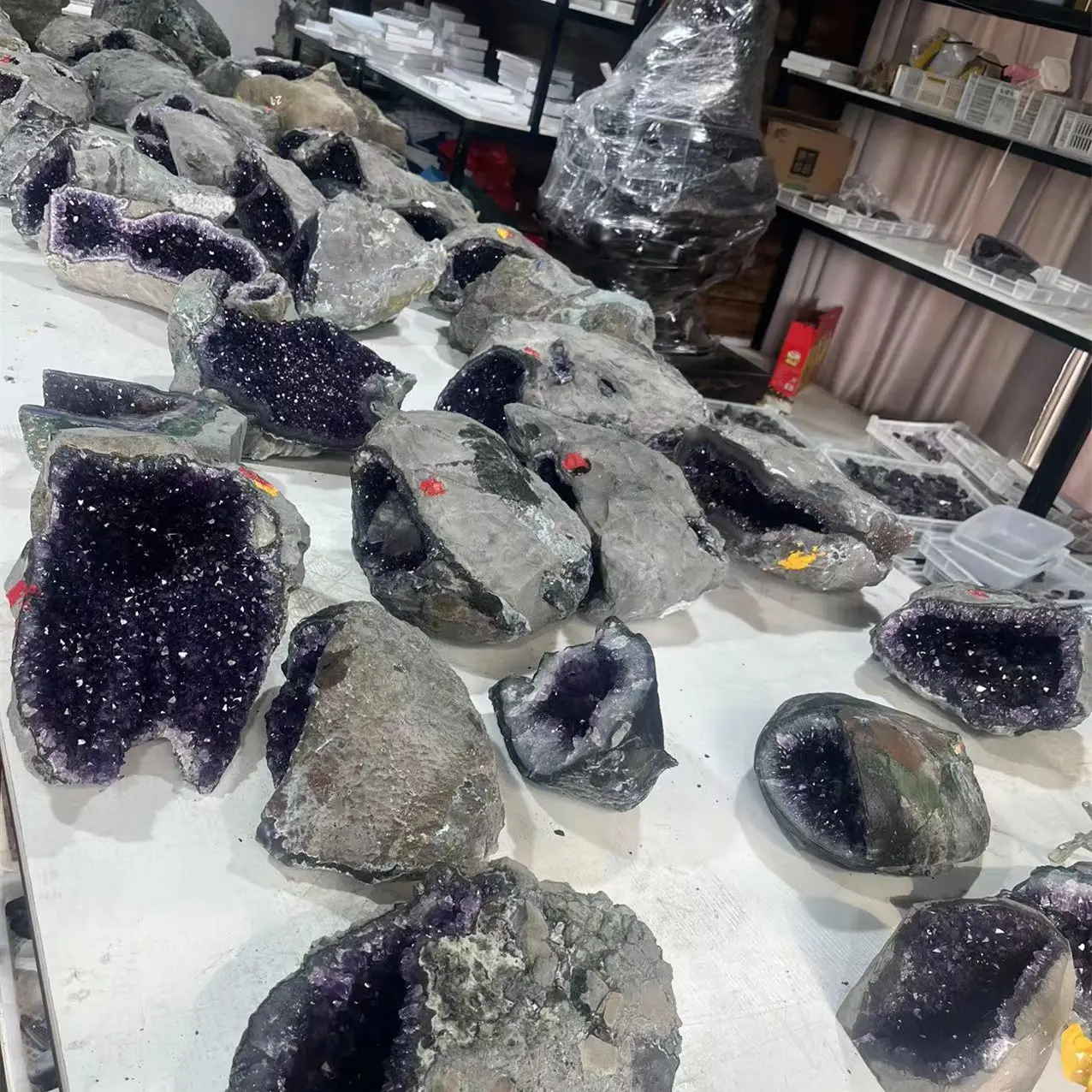Großhandel Großhandel Große Amethyst Geode Cluster Kristalle Heils teine Große Amethyst Höhle Geode Cluster