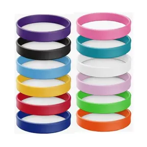 Chất lượng cao rắn màu Silicone Bracelet với màu in lõm lồi font