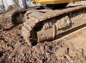 รถขุดไฮดรอลิกขนาดใหญ่ทรงพลัง Cummins Komatsu PC460-8 มือสอง 257 กิโลวัตต์/268 แรงม้า ความจุบุ้งกี๋ 2.1-2.8 เมตร สำหรับงานโครงสร้างพื้นฐานหลักๆ เช่น ถนน - Product Image 4