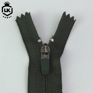Precio de Fábrica Lanke, Tamaño # Cremallera de nailon oculta de 3 colores personalizados con extremo cerrado y dientes de goma 3 #   Cremallera Invertida - Product Image 3