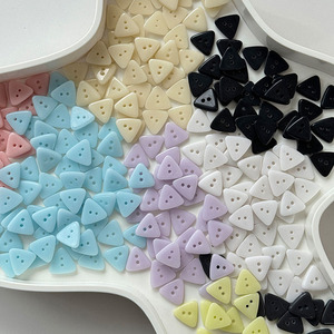 Triángulo de dibujos animados Tamaño pequeño 2 agujeros Botones de cerámica para ropa para cárdigan de punto Vestido de niños Botones decorativos para ropa - Product Image 4