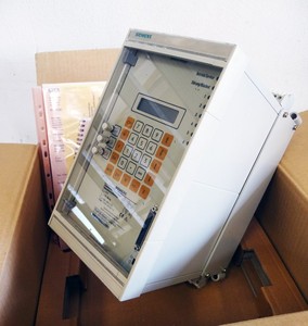 7SJ5125-5BA03-1CA0/GG 7SJ51255BA031CA0GG รีเลย์ดิจิตอลสำหรับ PLC - Product Image 1