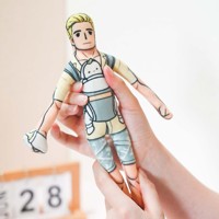 Poupée en peluche humanoïde personnalisée, corps entier en tissu imprimé, membres flexibles, articles de présentation de bureau pour importateurs de jouets OEM ODM
