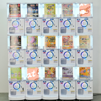 Distributeur de capsules portable en plastique à monnayeur, machine à œufs torsadés à faible coût, équipement de jeu intérieur pour enfants