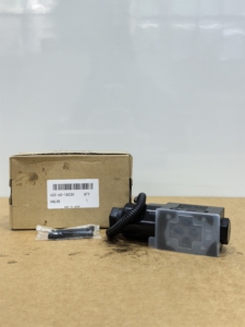 วาล์วโซลินอยด์ 42c-60-18230 สำหรับ HD325- HD405- HD465-HD605-HD785-WA800-WA900 - Product Image 3