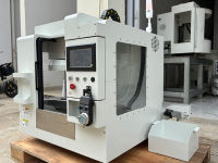 VMC-215 Petite fraiseuse CNC domestique légère, mini centre d'usinage vertical à trois axes de bureau, 220V multifonctionnel