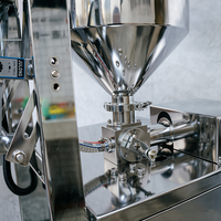 Machine de remplissage automatique de sachets pour crèmes épaisses, shampoings et liquides cosmétiques