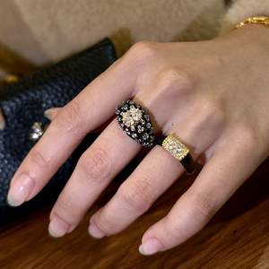 Bague en argent pur S925 plaqué or noir, style rétro de luxe léger, diamant scintillant étoilé, œuf de pigeon, antique, lourd - Product Image 4