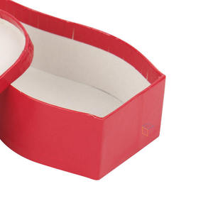 Boîte cadeau rigide en forme de poupée matryoshka avec impression couleur intégrale, boîte en papier irrégulière unique pour l'emballage de chocolats et de bonbons - Product Image 4