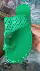 Женские Шлепанцы из искусственной кожи, удобные и мягкие повседневные шлепанцы для женщин в тропическом стиле, для осени, лета и весны - Product Image 3