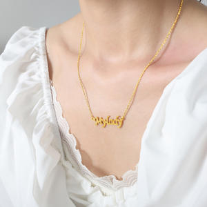 2025 Collar <span class=keywords><strong>de</strong></span> cadena <span class=keywords><strong>de</strong></span> oro <span class=keywords><strong>de</strong></span> 18K <span class=keywords><strong>de</strong></span> acero inoxidable con letras personalizadas para <span class=keywords><strong>mujer</strong></span> - Product Image 2