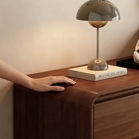 Nouveau modèle 2026 : Coiffeuse moderne en bois massif avec éclairage, combinaison de commodes et armoire de rangement de chevet pour chambre à coucher