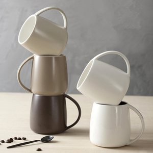 Taza de Café de Porcelana Nórdica Barata al por Mayor de 13oz con Acabado Mate, Diseño de Vientre Grande, Logotipo Personalizado, Cerámica Esmaltada con Asa para Regalos Empresariales - Product Image 2