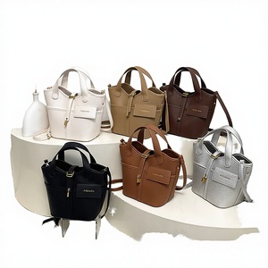 2026 New Best-Selling High-End Solid PU Zipper Chains <b>Large</b> Capacity <b>Canvas</b> Polyester Commuting Shoulder Tote <b>Bag</b> for Women - Product Image 2