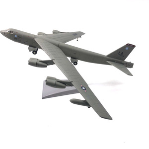 Modèle d'<span class=keywords><strong>avion</strong></span> <span class=keywords><strong>bombardier</strong></span> B-52 Stratofortress à l'échelle 1/200, modèle d'<span class=keywords><strong>avion</strong></span> <span class=keywords><strong>militaire</strong></span> lourd de l'USAF, objet de collection pour les collectionneurs - Product Image 1