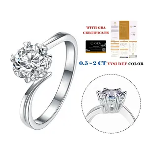 Wholesale Women Christmas Gift 1ct 6.5mm Round Cut D EF VVS1 Moissanite 925 Silver Ring Diamond Test Passed Fashion Claw Setting