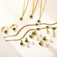 Parures de bijoux géométriques classiques hypoallergéniques plaquées or, en acier inoxydable, avec collier, bracelet et bagues en forme de cœur massif – Idéal pour un cadeau