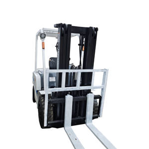 Montacargas Usado TCM FD30 3t con Mástil de Dos Etapas, Desplazador Lateral Hidráulico, Motor Diésel Isuzu y Neumáticos Sólidos en Venta - Product Image 1