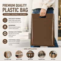 Sacs en plastique personnalisés, imperméables, durables, avec poignée découpée, logo personnalisé pour l'emballage de vêtements, de produits de beauté et de vente au détail