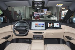 Changan CS75 Plus SUV 2026, Gris Oscuro, 5 Asientos, Techo Solar, Motor Turbo Automático, Volante a la Izquierda, Tracción AWD, Euro VI - Product Image 5