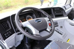 BYD-Q3: Camioneta 6*4, Camión Pesado con Motor de 410/520 KW de Potencia, 6*4 - Product Image 3