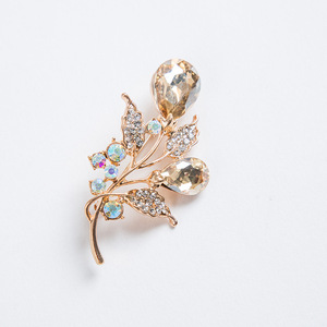 Broche Fleur Scintillante en Cristal pour Femme, Broche Tulipe Haut de Gamme en Alliage, Version Coréenne Colorée - Product Image 3
