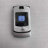 Téléphone portable à clapet Moto V3i V3, double SIM, longue autonomie, débloqué, téléphone de base pour seniors, vente en gros d'usine