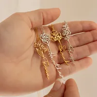 Collier personnalisé EMANCO avec fleur botanique du mois de naissance, chaîne classique en acier inoxydable plaqué or, nom personnalisé, pour femmes