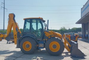Chargeuse-pelleteuse compacte intégrée 777A, 8,4 tonnes, avec godets 4-en-1 de 1 m³ et 0,2 m³ - Product Image 5