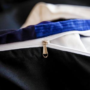 Set Letto in Fibra di Poliestere a Quattro Pezzi per Casa, Personalizzabile, Morbido e Traspirante, Elegante Motivo a Nodi - Product Image 3