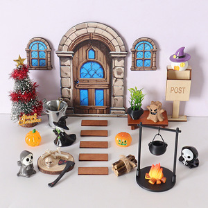 KI huiyuan Adornos decorativos en miniatura para puertas y ventanas de Navidad, escenas de modelos de brujas de Halloween, para colgar en exteriores - Product Image 1