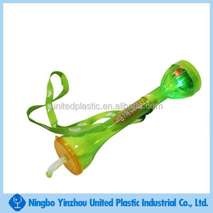 Vaso Personalizado de 500 ml con LED y Correa, Vaso de Plástico para Smoothies con Tapa y Pajita, para Fiestas, Hecho en Vietnam - Product Image 3