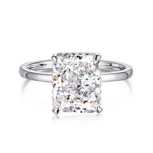 Bague de fiançailles rectangulaire Dylam Luxury en argent S925, sertie de zircone 8A de 4 carats, taille glace pilée super brillante pour femme - Product Image 1