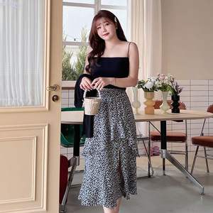 Camiseta sin mangas Runqi N8628 de color sólido y alta elasticidad para mujer, talla grande, para mujeres con curvas, con diseño de clavícula. - Product Image 1