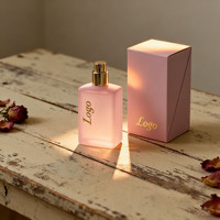 Flacon de parfum vide de 50 ml, design personnalisé d'usine OEM, flacon carré en verre rose luxueux et unique, vaporisateur à pompe, sérum pour le soin de la peau UJUN