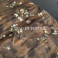 Tissu satiné imprimé rétro, motif papillon coloré, broderie de perles, matière en soie pour robe de soirée femme