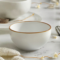 Ensemble de vaisselle en porcelaine blanche mate minimaliste nordique EKA, ensemble de 4 bols et assiettes en céramique avec bord brun, vaisselle moderne