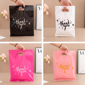 Sac de courses en plastique <span class=keywords><strong>PE</strong></span> avec poignée découpée pour boutique de vêtements, cadeaux, vente au détail, promotionnel, vente en gros - Product Image 4