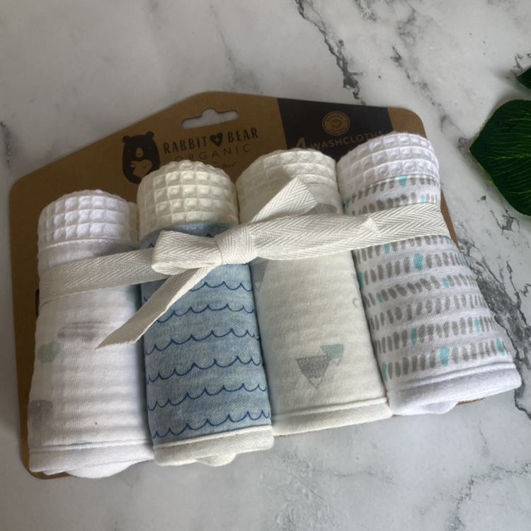 สีเทาอ่อน