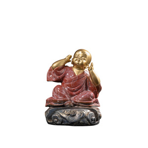 Estatua de Monje Zen de Cobre y Oro, Adorno de Escritorio Metálico Hecho a Mano, Figura Decorativa Artística para el Hogar u Oficina - Product Image 1