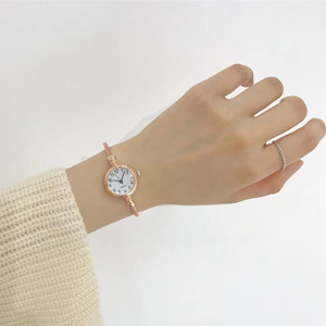 Montre-bracelet en alliage pour femme 38 mm, simple, tendance, polyvalente, artistique et unique, à quartz - Product Image 3