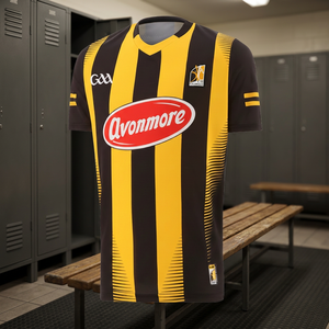 เสื้อฟุตบอลผ้าโพลีเอสเตอร์100% สไตล์ย้อนยุคโลโก้ด้านหน้าแขนสั้นน้ำหนักเบาแข็งแรงออกแบบได้ตามต้องการ - Product Image 3