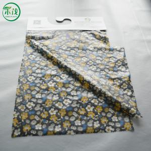 Rouleau de film TPU élastique imprimé floral, toucher doux personnalisé, thermoscellable pour la fabrication de sacs, de vêtements de pluie, de vestes et de trousses de maquillage - Product Image 2