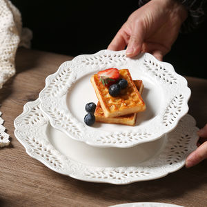 NOUVEAU <span class=keywords><strong>Assiette</strong></span> <span class=keywords><strong>à</strong></span> dîner <span class=keywords><strong>creuse</strong></span> en céramique blanche gaufrée européenne Pain Gâteau Pâtes Dessert Salade de fruits Plateau de service Vaisselle de restaurant - Product Image 6