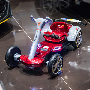 Voiture électrique pour enfants à quatre roues, kart à batterie avec siège pour enfants de 2 à 4 ans, fonctionnant à distance - Product Image 6