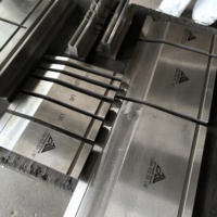 Matrices de presse plieuse personnalisées les plus vendues, outillage industriel de poinçonnage et matrices de découpe de haute qualité en matériaux 42CrMo