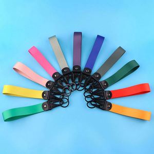 Porte-clés en fer personnalisable - Porte-clés de voiture durable avec sangle en cuir, impression numérique, technique FREEFORM, idéal pour la promotion - Product Image 3