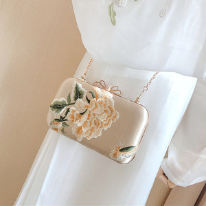 Nuevos Bolsos de Mano con Cadena de Perlas, Bolsos de Mujer Elegantes y de Lujo con Bordado, para Fiestas, Bailes de Graduación, Vestidos de Noche - Product Image 3