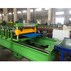 Máquina formadora de rollos de panel de techo corrugado impulsado por caja de engranajes de corte de moscas de alta velocidad - Product Image 4